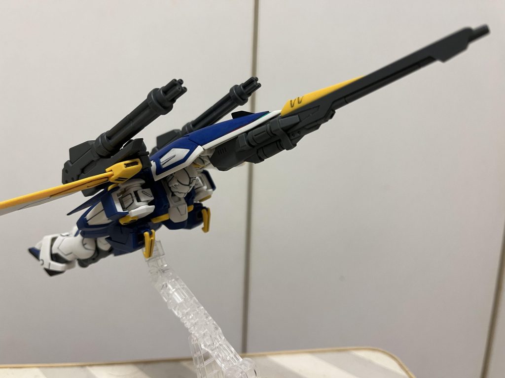 元がパワードアームズなので、ガトリングにも変えられます。バード形態を戦闘機運用するのなら、ガトリングの方が都合が良さそうですね。