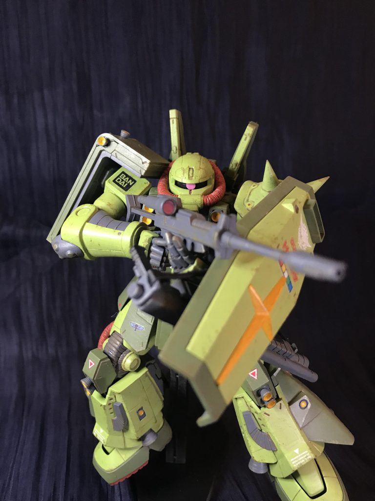 こんな事もあろうかと取って置いたガルバルディβのビームライフル、マラサイライフルより似合うんじゃないかと持たせました。