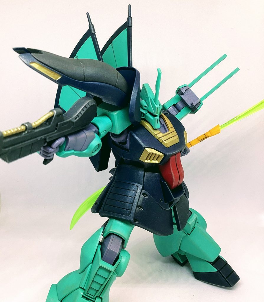 イエロー部分をガンマカゴールドで塗装。品のいい(?)感じになりました。