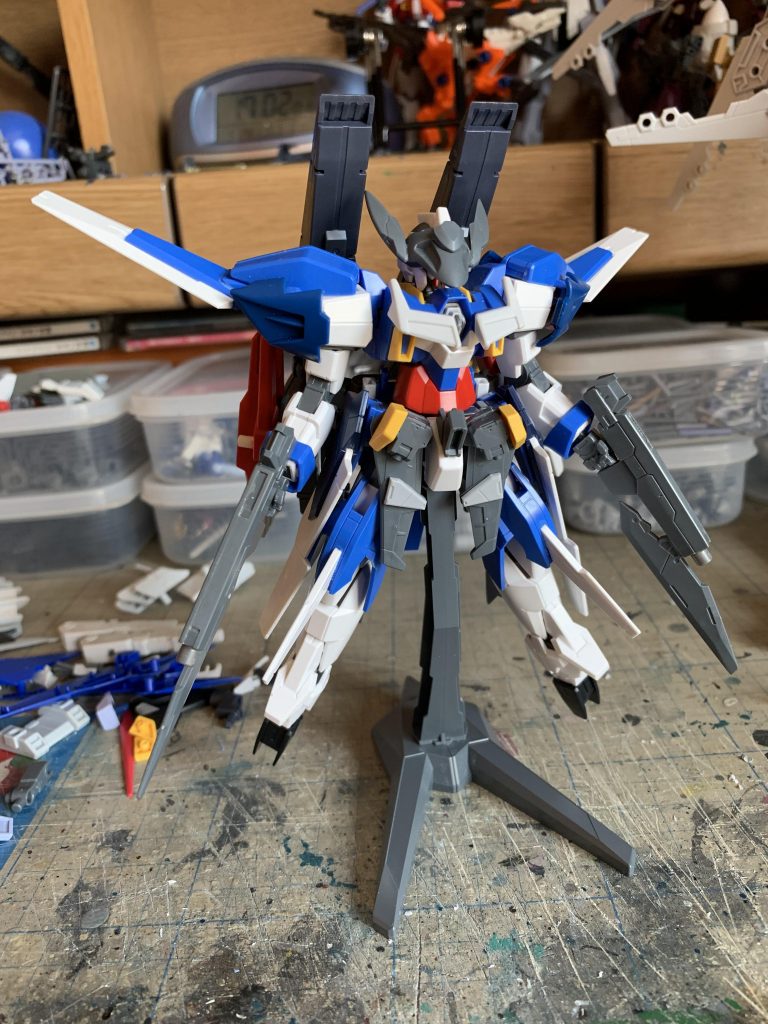 フロントアーマー及びサイドアーマーもパーツの継ぎはぎで新造します。