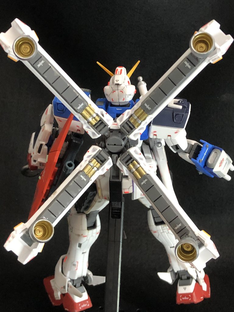 背面アングル。パイプとスラスターの塗り分けに挑戦してみました。スラスター前面に対比するように少しデカールを少なめにしてみました。