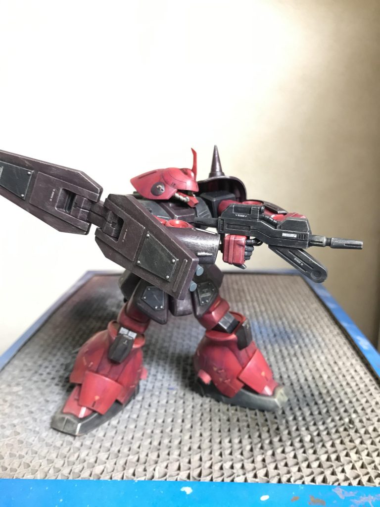 量産機らしい打ち方。この後、頭撃ち抜かれるな。