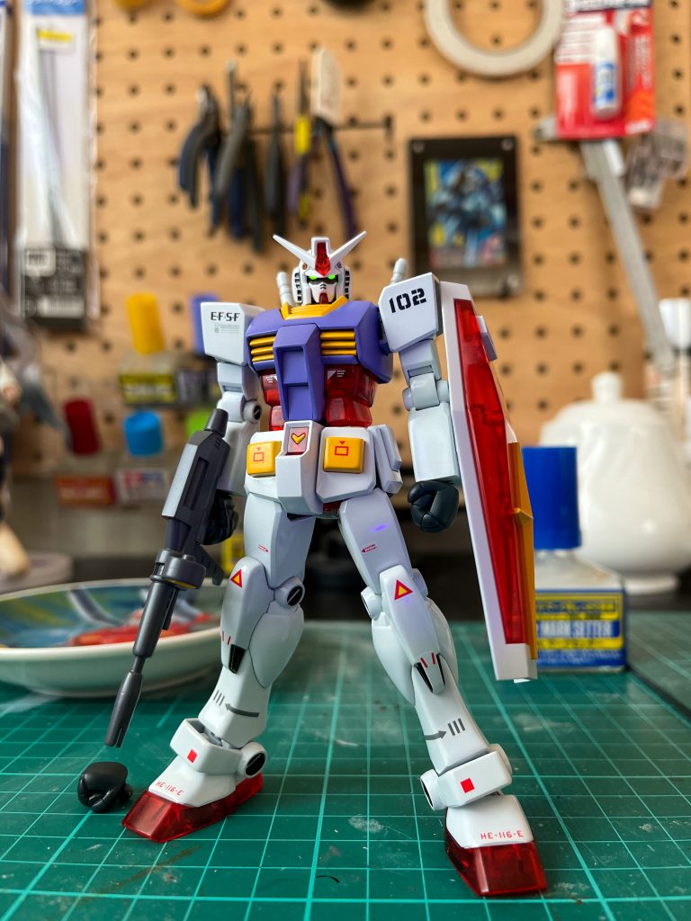 デカールも多く貼るのでは無く所々にはいちしてます。