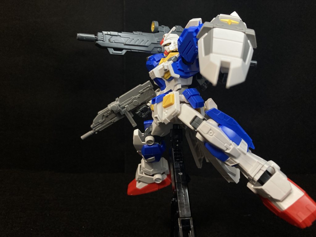 背部のキャノン砲は可動式でちゃんと動きます!