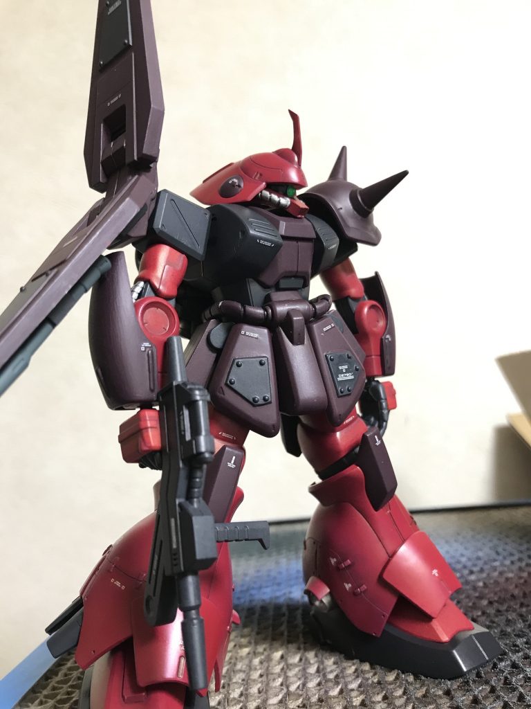 汚す前の状態です。塗装は、小豆色っぽいのがシタデル筆塗り、それ以外はガンダムマーカーエアブラシで塗装したような。。