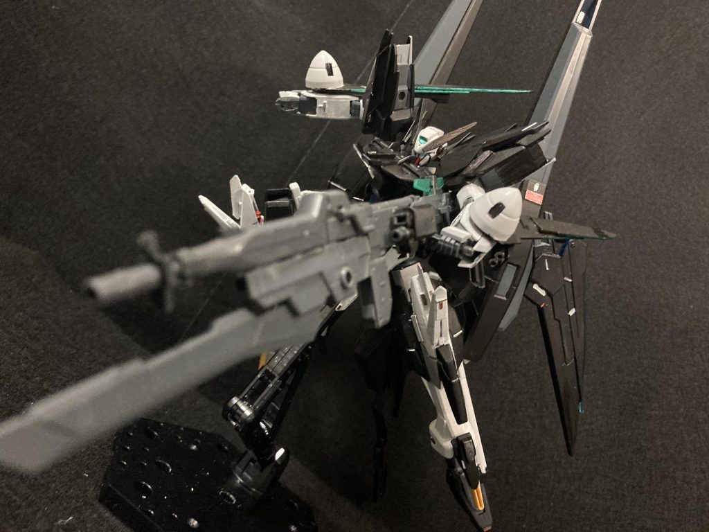 ガンダムテヒールように作ったこのライフル大きなライフル程かっこいいものは無い!スナイパーライフルが1番好きなんですが伝わりますかね……