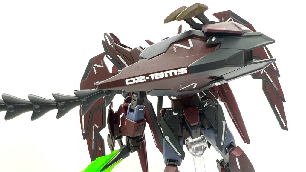 リナーシタのシールドを改造してヒートロッドを持たせています。好き好きポイントは型式を入れたところです