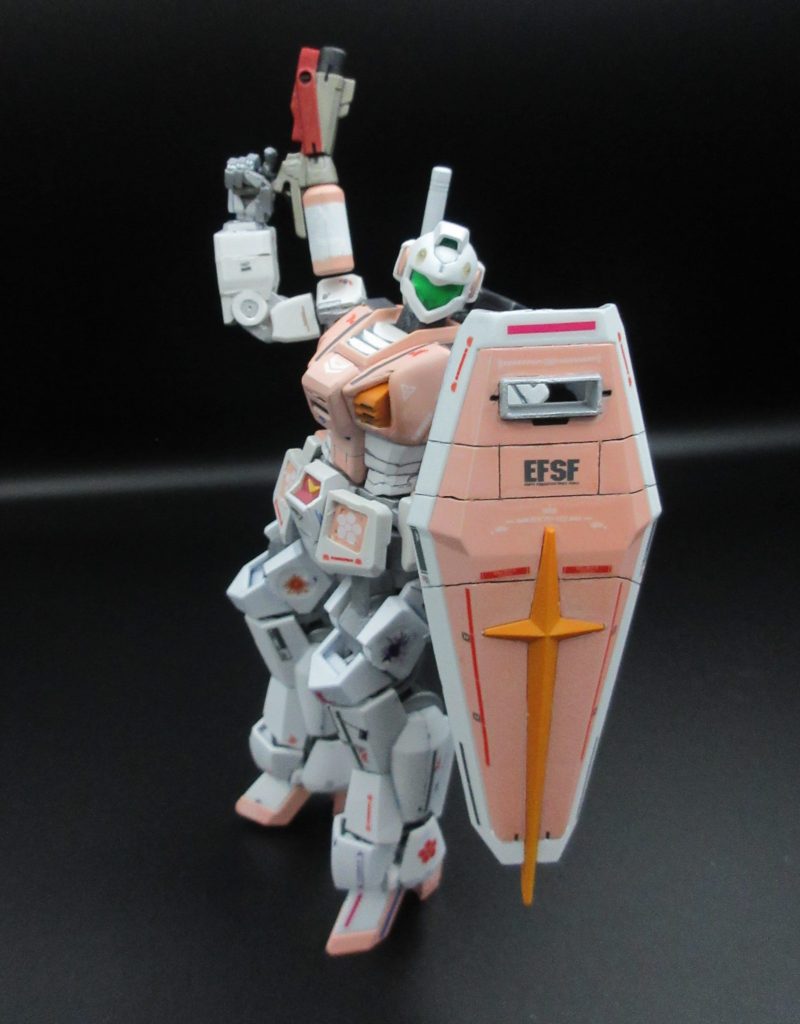 元々の 素組みパーツでの ミキシング状態から 大きくバランスや 見栄えを 自分好みに変えることができ、また 今自分が出せる技術(ショボショボですが、、)を 全て出し切った 作品となりました。なので 個人的には かなり気に入っております♪