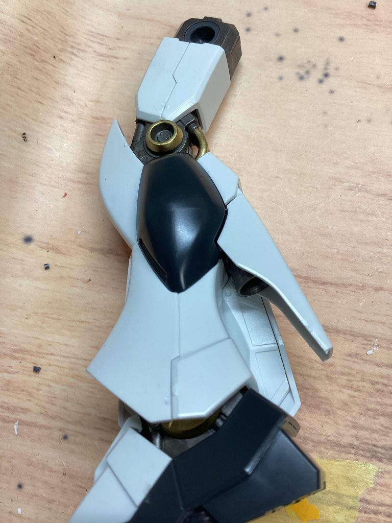 もっと見えない足首も…。