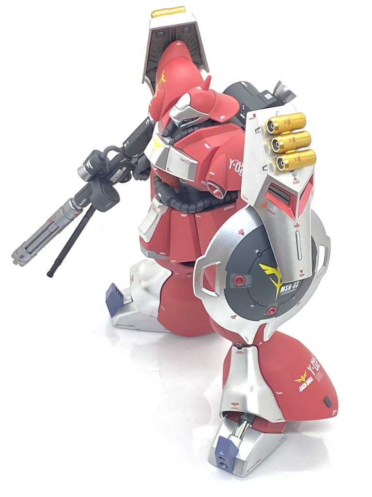 メタリック以外の部分は(クレオス)Mr.カラーGXスーパースムースクリアーをメタリック部は(ガイア)Ex-クリアーを吹き付けております。