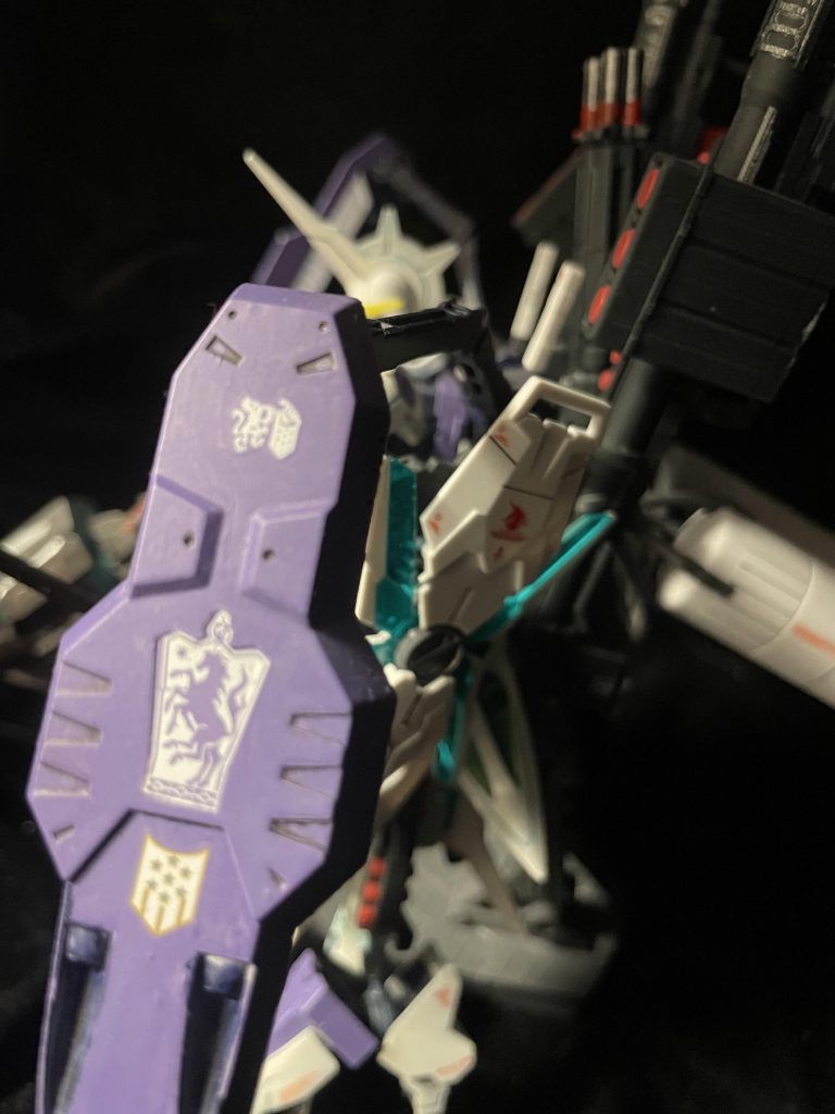 後から気づきましたが、ユニコーンガンダムもキマリスも、シンボルが一角獣。気づいた時テンション上がりました。 最後までご覧いただきありがとうございます。それではまた会う日まで。