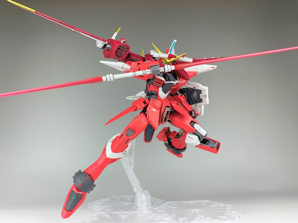 ポージング②ジャスティスといえばのポージングといえばこれの印象が強いので取らせてみました!2本連結するととんでもない長さになります😇