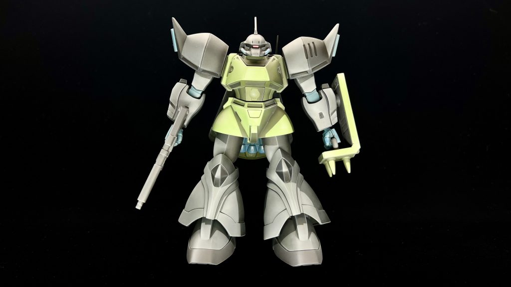 関節の可動域が狭いですが、現代のキットにはない魅力がありますね。