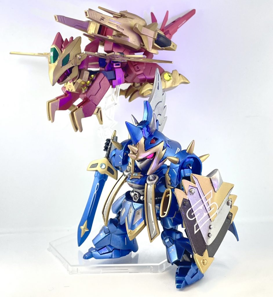 以上、「ナイトサザビーTRM」と「ヤクトグリフォン」でした。いかがだったでしょうか。SDEXスタンダードの小さいボディに様々なギミックを詰め込んだ機体となりました。また、さまざまな方に認知していただいたきっかけにもなった機体として、思い入れが深いですね。それではまた。