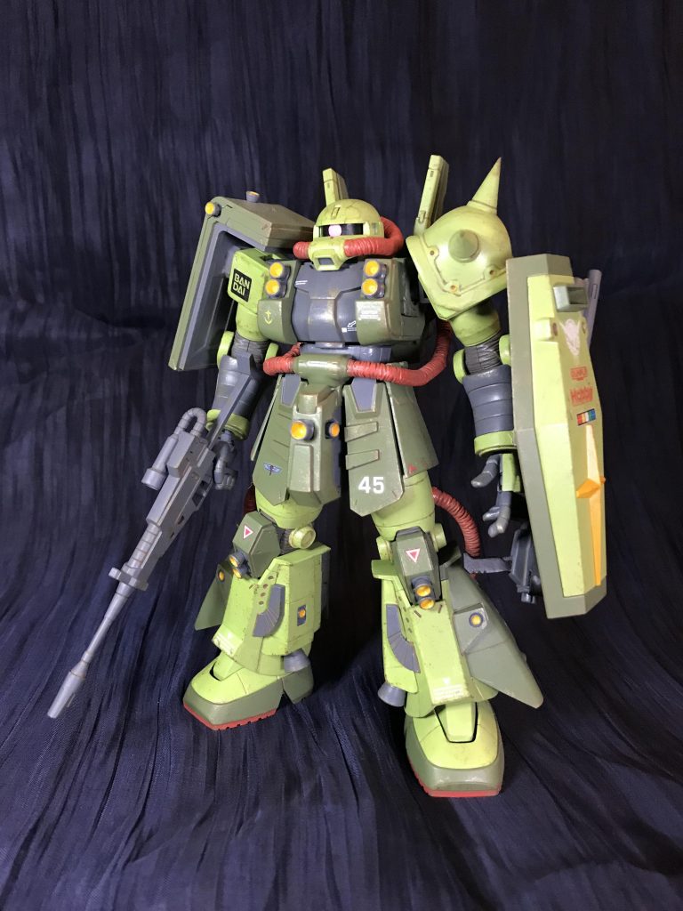 元々06Rの旧キットが手に入ったらミキシングしようと仕舞ってあったのですが、一向に再販されないのでもう使っちゃおうと。それで、とりあえずそれっぽいバックパックでジムビームマスターのバックパック合わせてみたらハイザックにになりました。