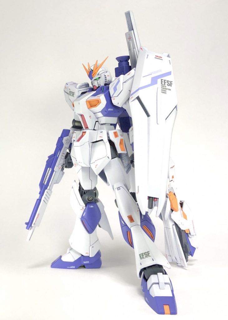 ロングレンジ・フィン・ファンネル装備型。4月26日に福岡に行って買ってきたやつ。形状は基本的にそのままで、カラーリングを本体に合わせた感じにしています。