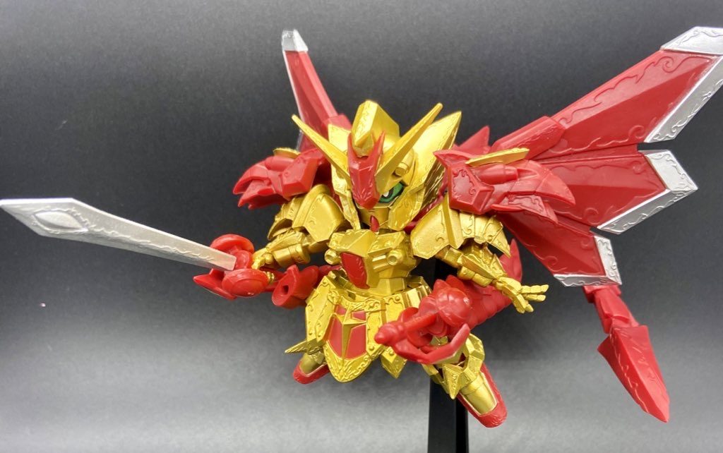 こんな感じ。もうこの時点でばちばちにかっこいいのですが、原型の鬼モールドを生かし切りたくてウズウズするヤツです。笑 フィギュアも初めて塗ったのでどうなることやらと思いながらスタート。