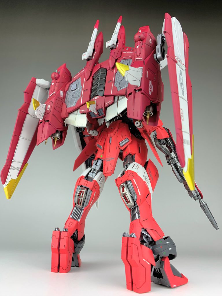 後ろの煽りショット📸ファトゥムのスラスター部分には金属パーツを用いることで、航空機のスラスター感を出してみました😁