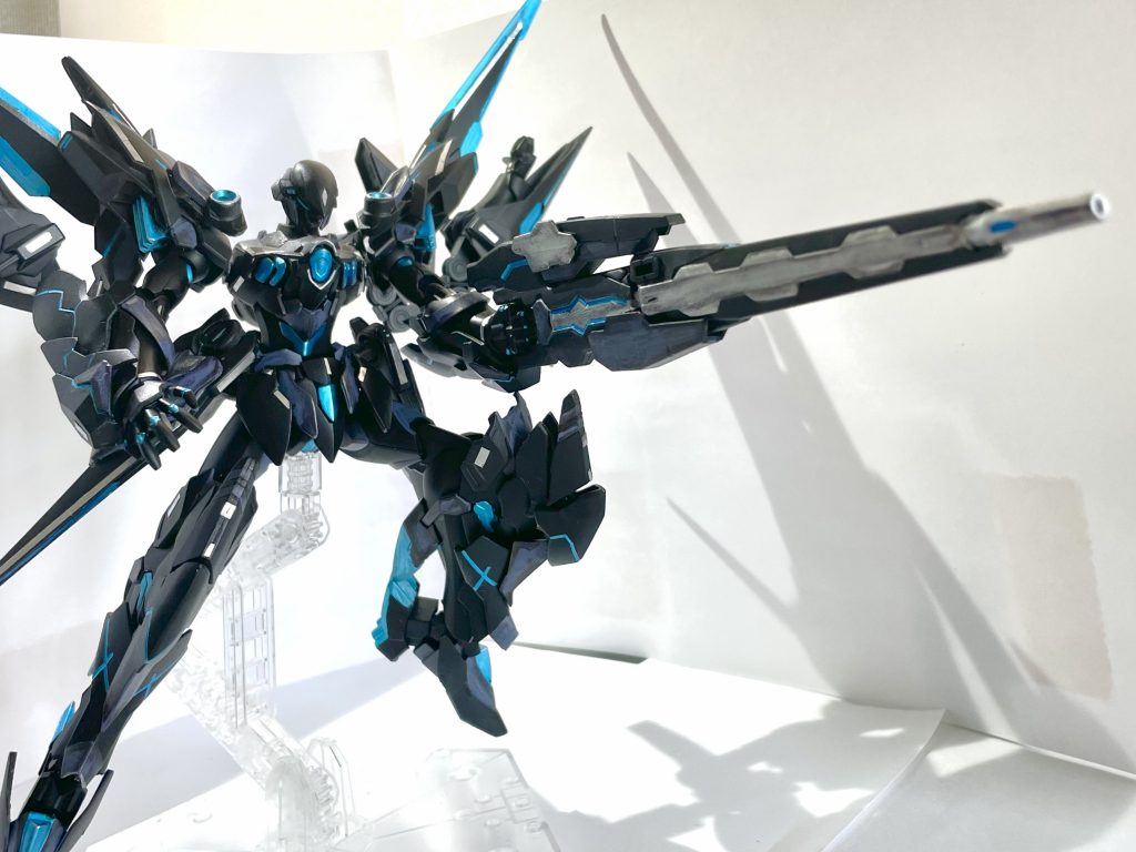 配色はこれまでと同様にFGOのモルガン、形状はギラーガのライバル機であるAGE2のドッズライフルを参考にしています。