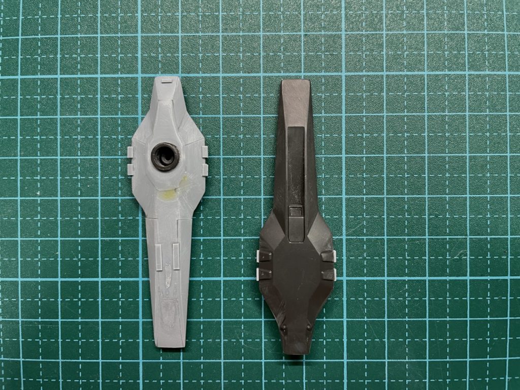 バックパックの肉抜き穴はプラ板で塞ぎました。