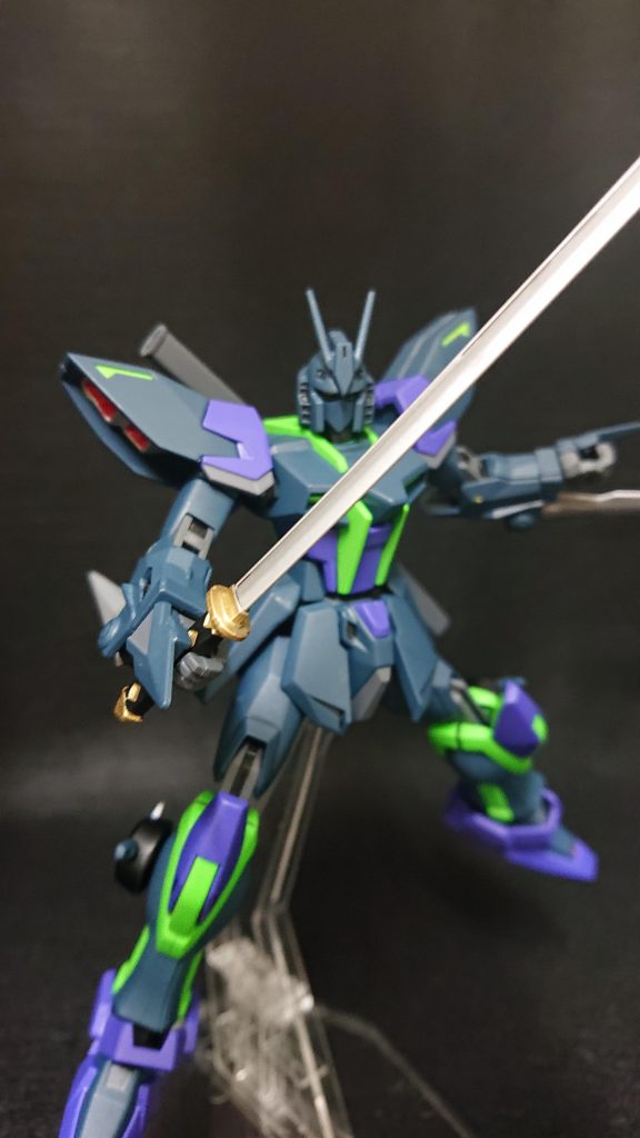 機体カラーは基本的に暗めの色にしているのですが、ワンポイントでライトグリーンを入れて遊び心を出してみました