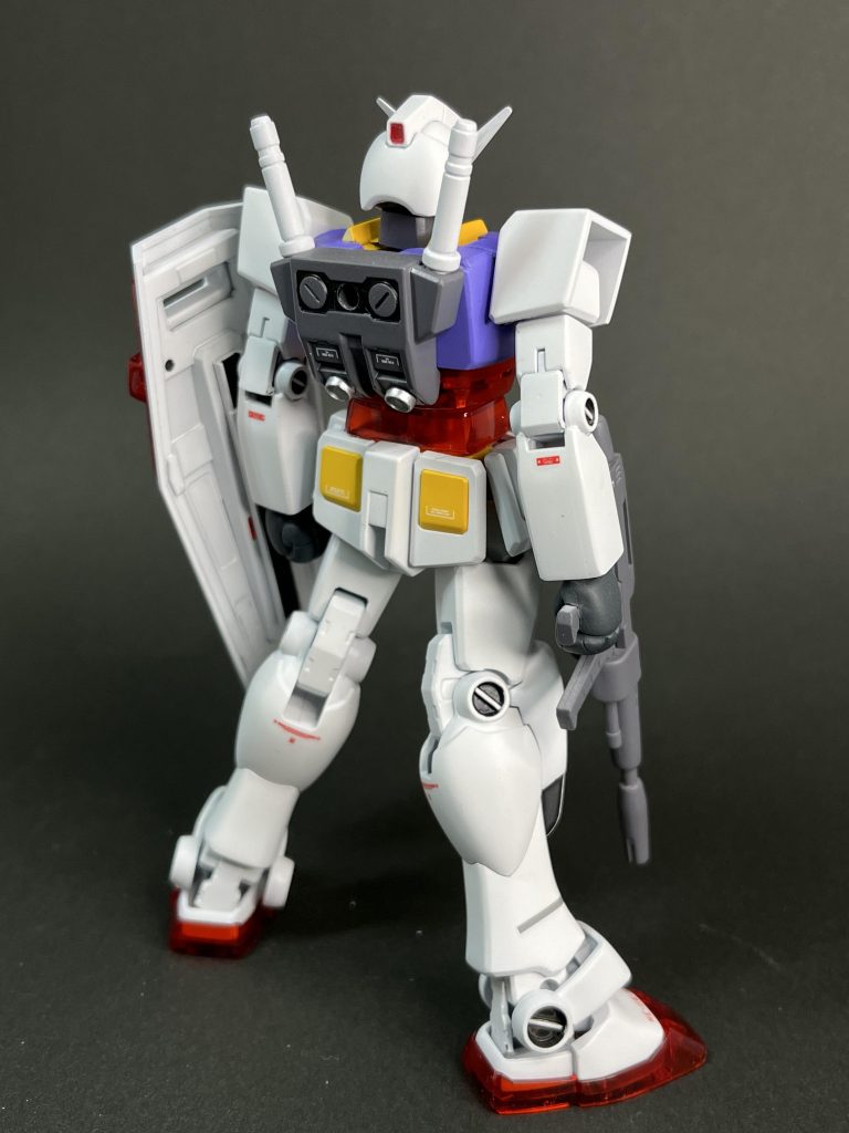 プロポーション自体は変えずに合わせ目などの基本工作のみを行いました