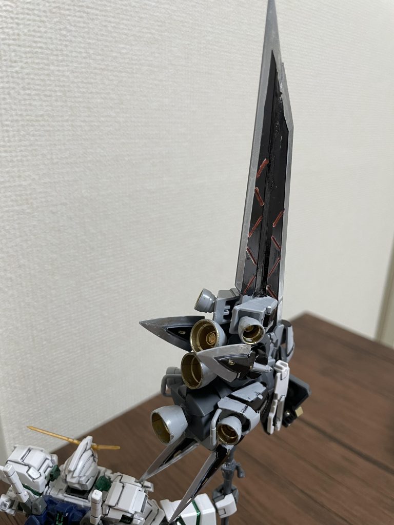 後ろからの図！大剣にブースターを付けて威力を上げようっていうバカみたいな発想ほんとすき