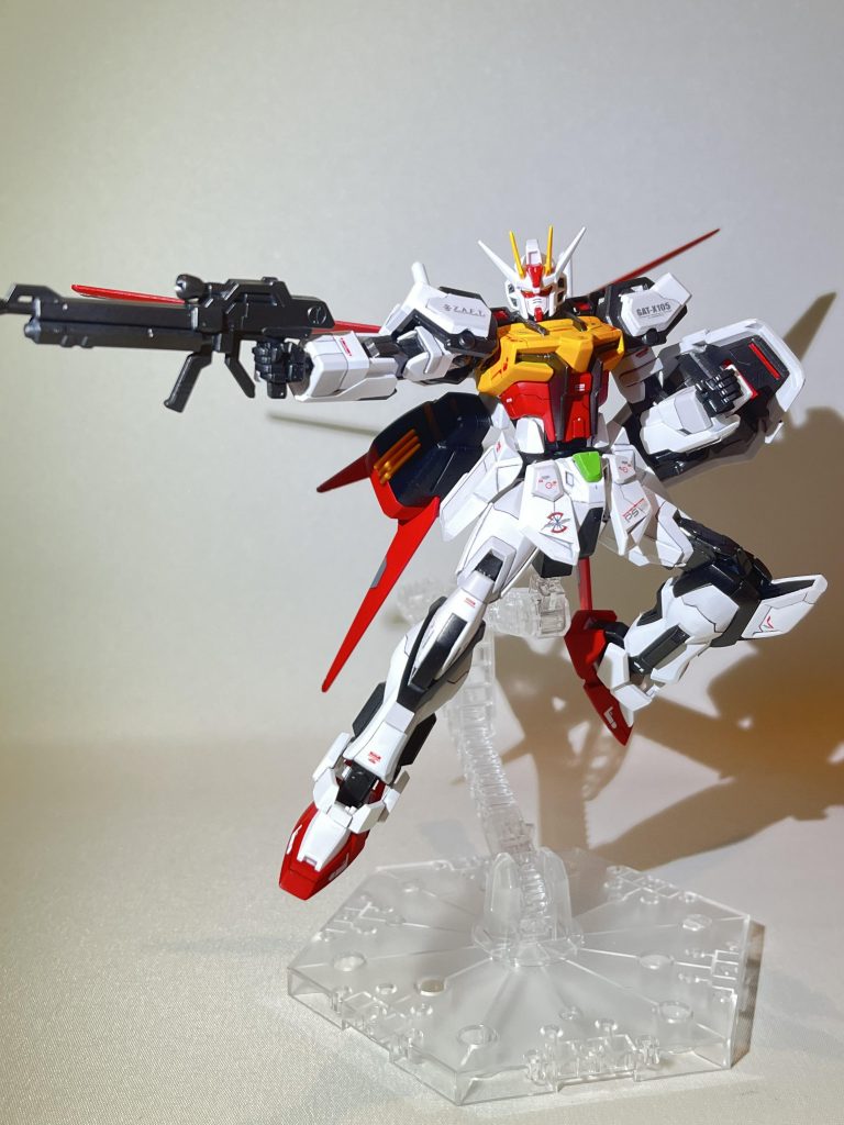 HGCEのエールストライカーをつけてSEEDポーズ！奪取のタイミング的にはザフトにストライカーパックは取られてないと思うので、ザフト版ストライカーパックも今後作りたいなぁって考えてます。