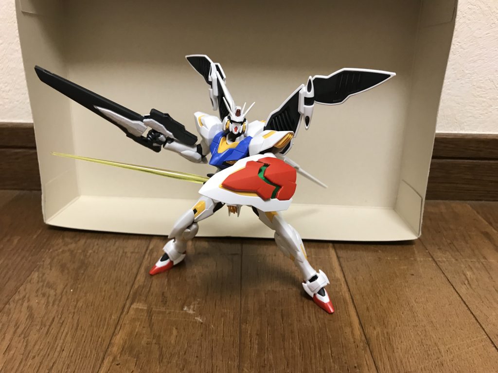 その性能はガンダムAGE-FXに匹敵する高いレベルにまとまっており、本機は、単機で圧倒的な火力と攻撃力による制圧戦、高い機動力とビームサーベルによる駆使した格闘戦、レギルスビットによる遠隔攻撃を得意とする。