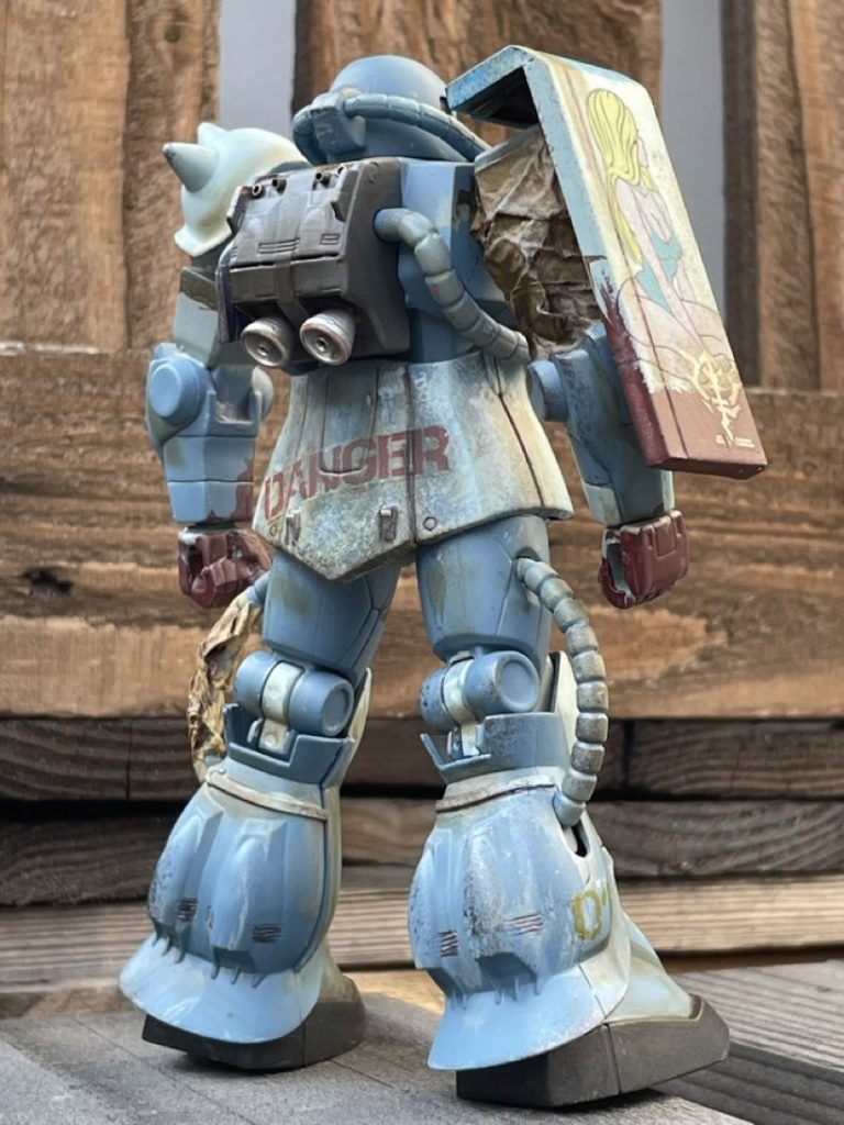 FGシャア専用ザクⅡ–3枚目/制作者：kool