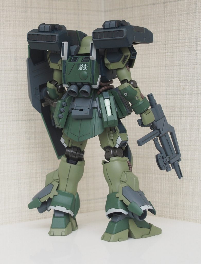 フル装備の姿は連邦兵からスターク･ズールと呼ばれたとか呼ばれてないとか