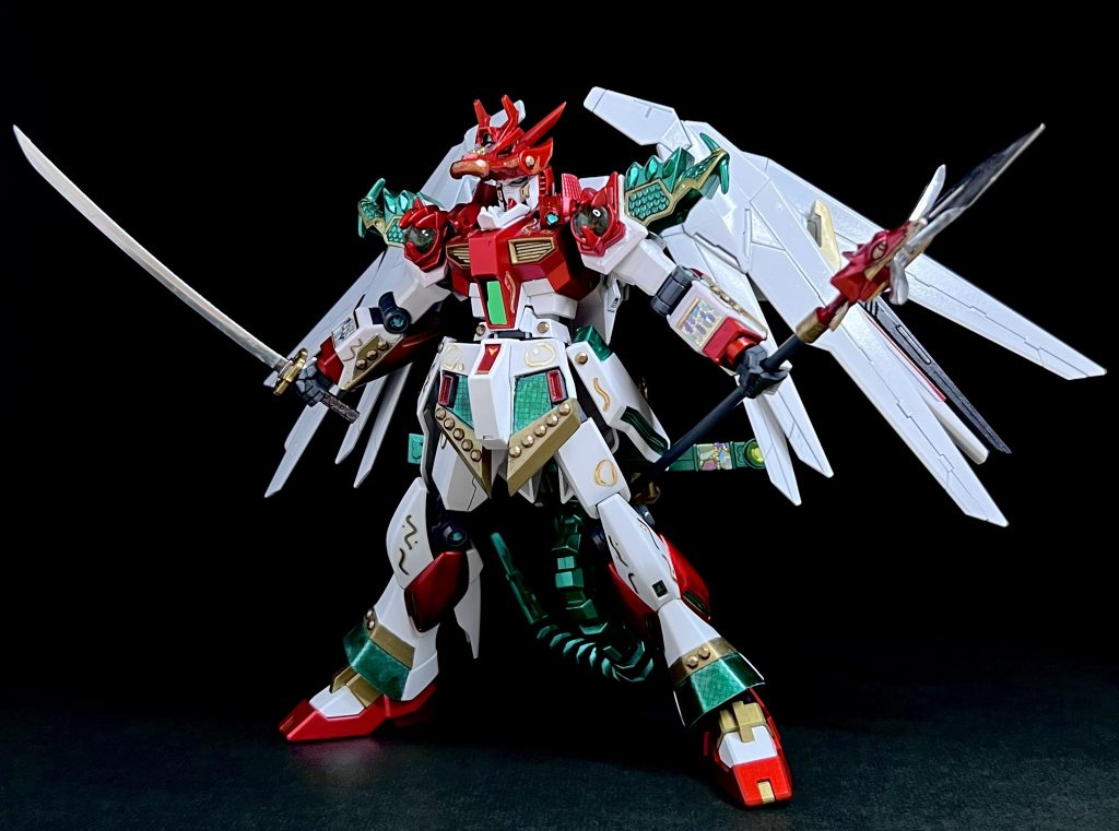 ▲フル装備龍王剣、神秘の槍槍はパテで刃を大きくして、エッジを立てています。どちらも刃の部分はガンマカメッキシルバーを使用しています。