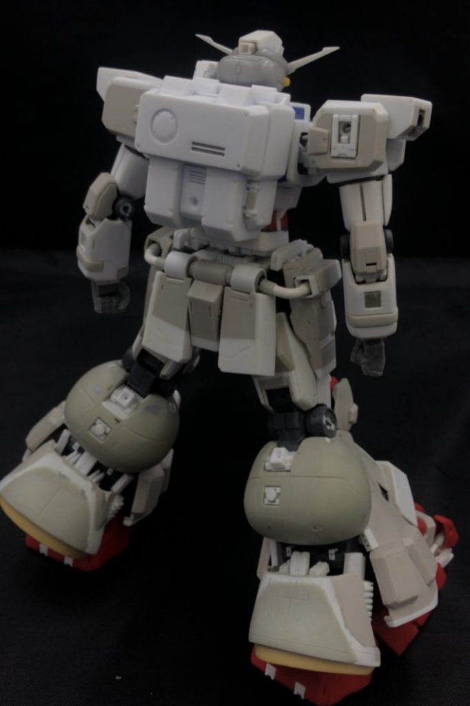 肩、腕部、脚部も大幅にスクラッチ。