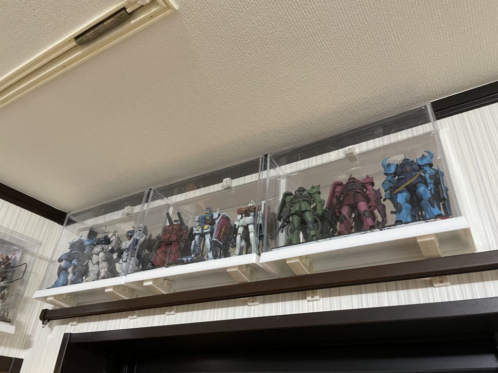 ファーストの連邦機体と並べて飾る事にしました。コレクション。