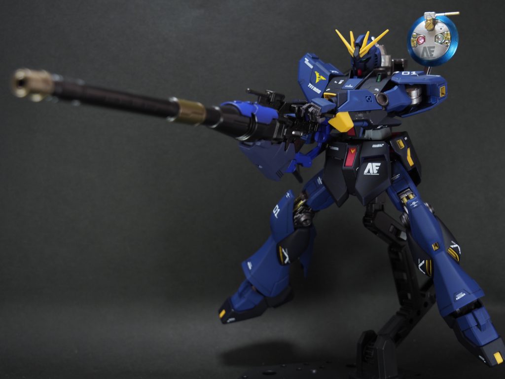 ロマン砲発射。ガンプラ関係ありませんが、モンハンサンブレイクのガンランスの技「フルバレットファイア」ってロマンの塊って感じで好きです。