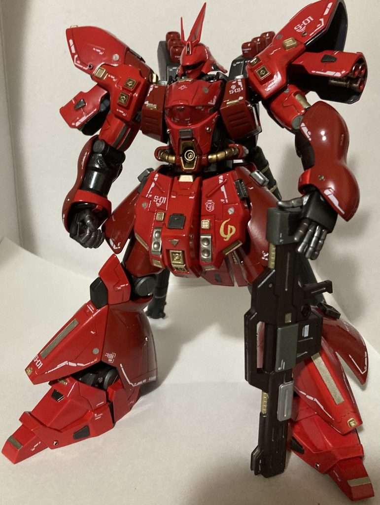 今回もイージーペインターで塗装。炎天下とシンナー臭で飛びそうになりました。三色の赤を調色したのですが、肉眼でも二色しか見分けがつきません…。