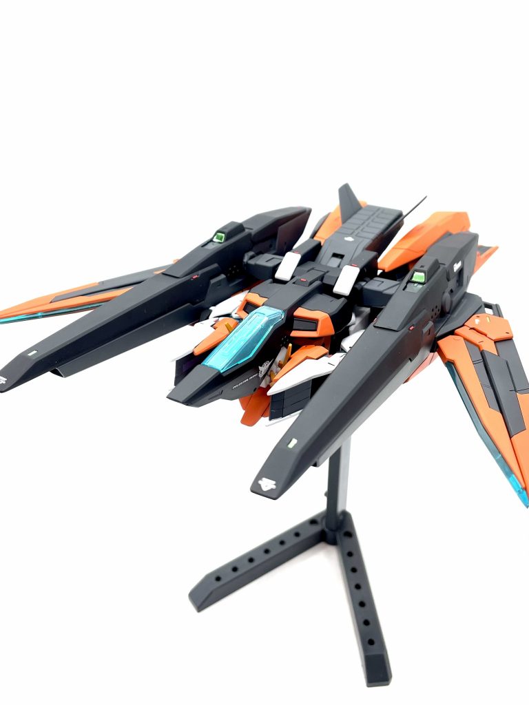 変形時のカメラの色は赤をやめて蛍光ブルーグリーンで優しい色に