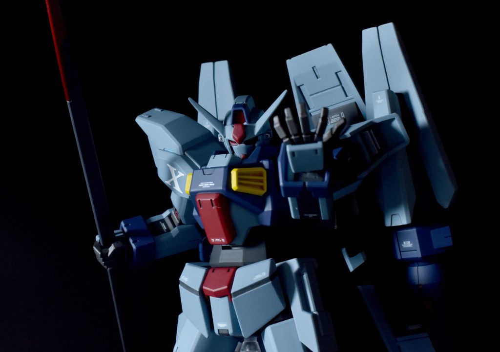 ヴェイガンに奪取されたXラウンダー用試作機という設定です。ビット、スピア、カラーリングでかなり悪っぽい表現ができたのでは!