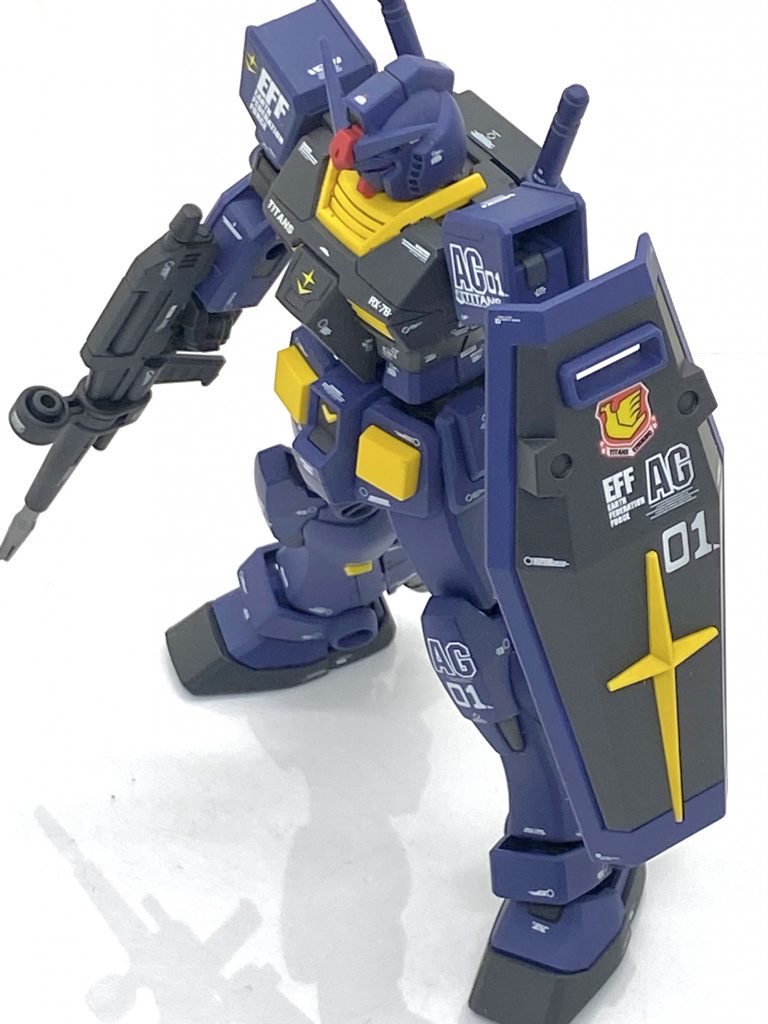 メタリック以外の部分は最後に(クレオス)Mr.カラーGXスーパースムースクリアーを吹き付けております。