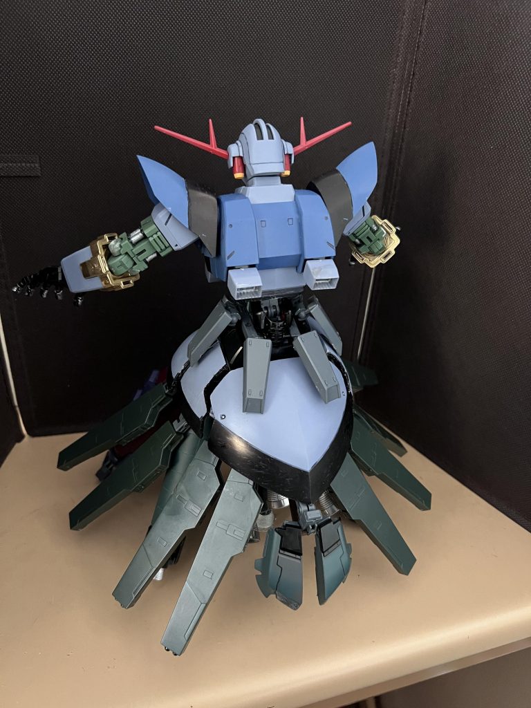 背後になります