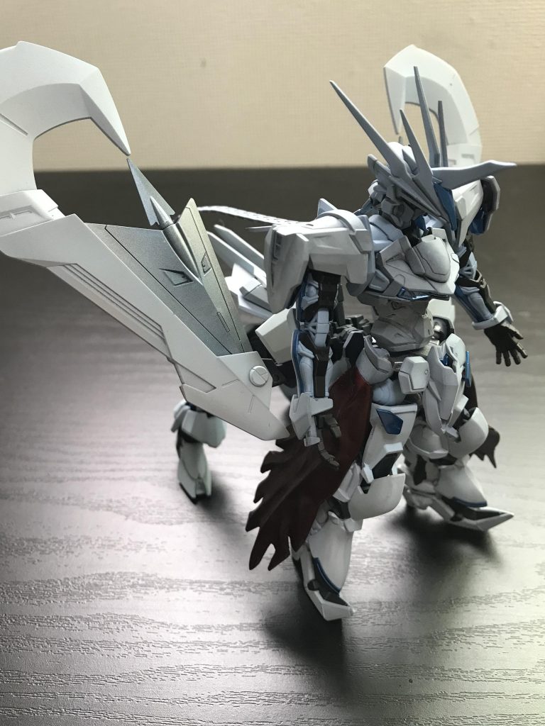 全体的に青ぽい白に統一して塗装してみました