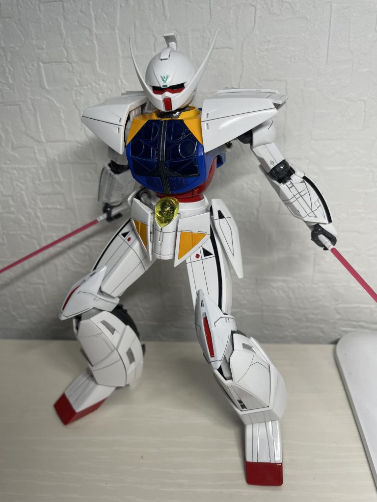 細いサーベルが似合いますねぇ。