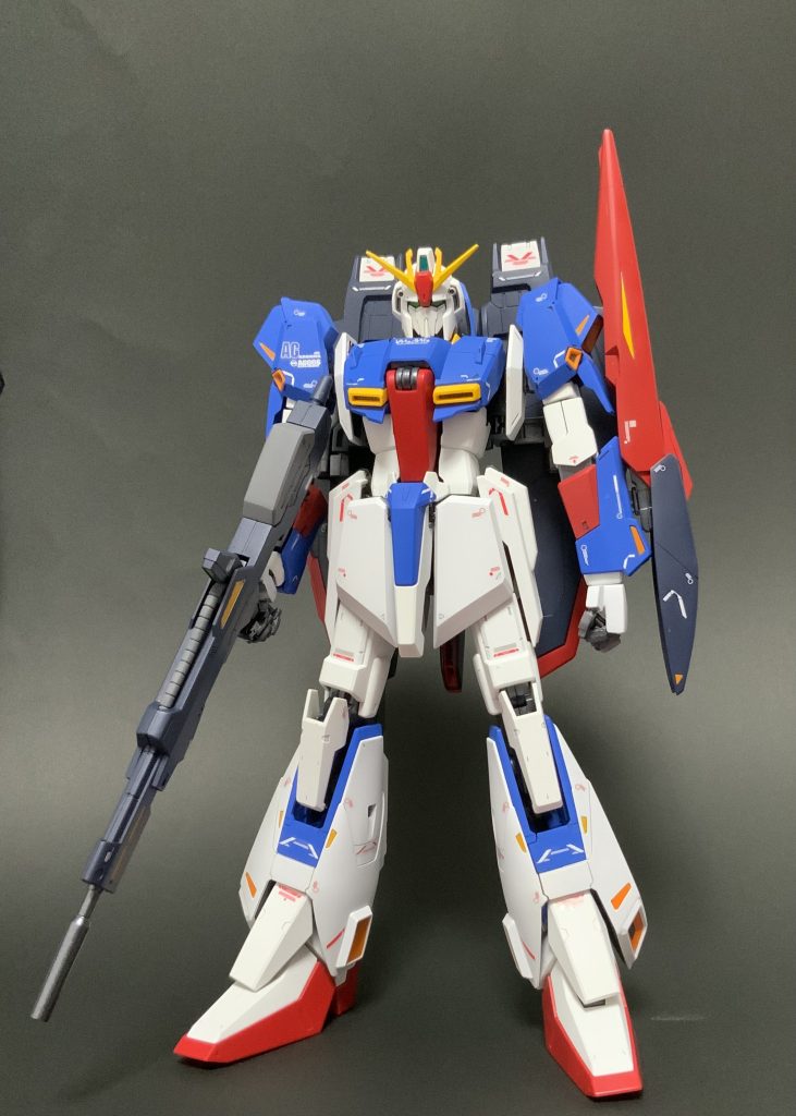 細かいところのみ弄ってるいます。サイドアーマーのアームを短くして下げて接続フロントアーマーの大型化シールドの穴埋め、内部へネオジウム磁石仕込み太股2mm短縮指のエモーションなんちゃらの指に変更。そんなくらいです。