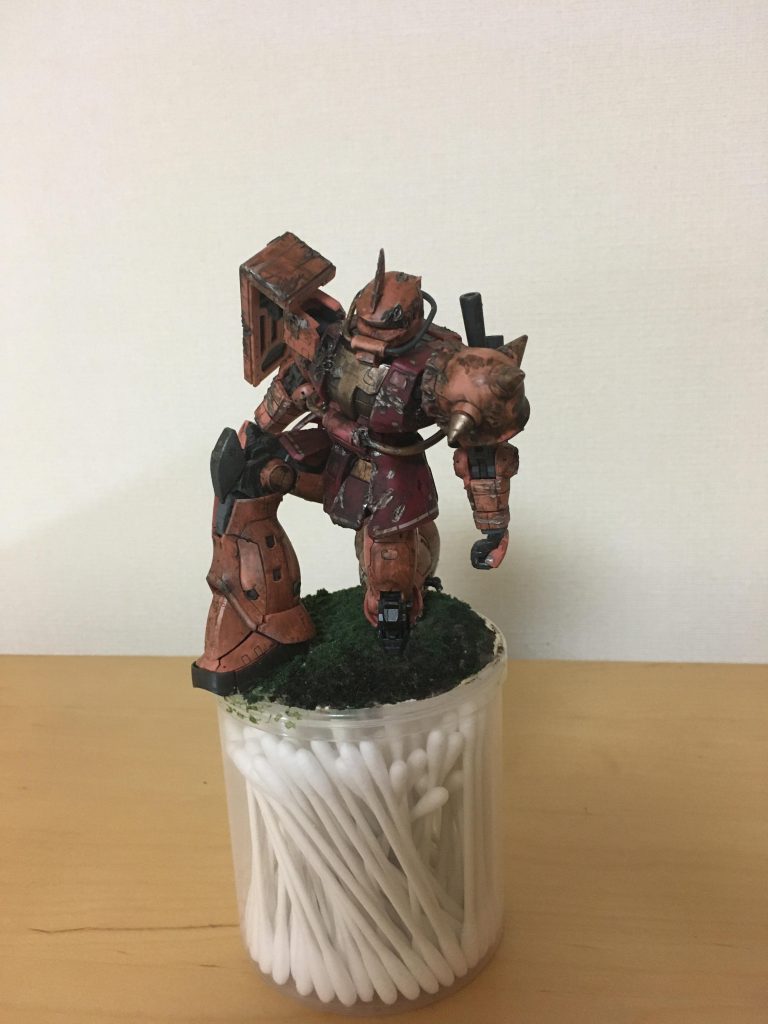 シャアザク、綿棒の上に立つ。–2枚目/制作者：牛