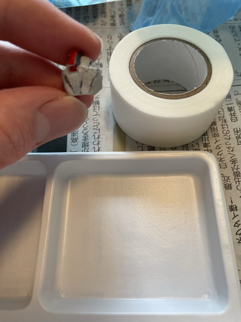 マスキングテープで仕切って色分け