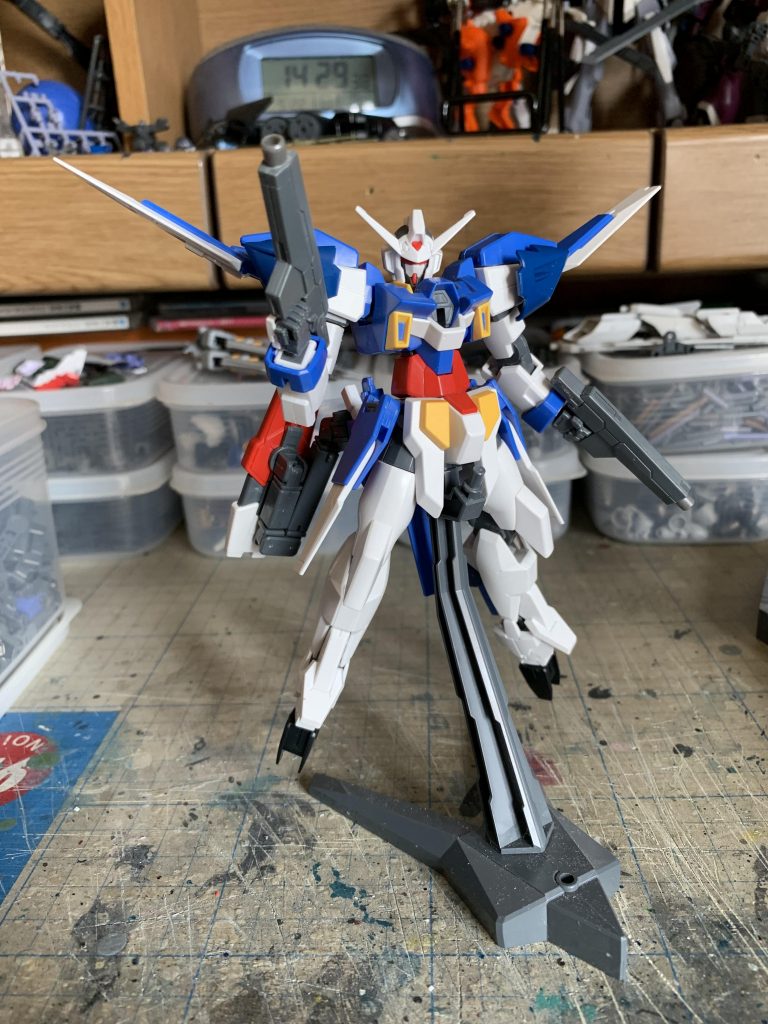 まずは数年前に改造途中で放棄されていたAGE２を発掘してきました。多分ビルドファイターズかトライの後くらいからほったらかしにしていたかと思います。