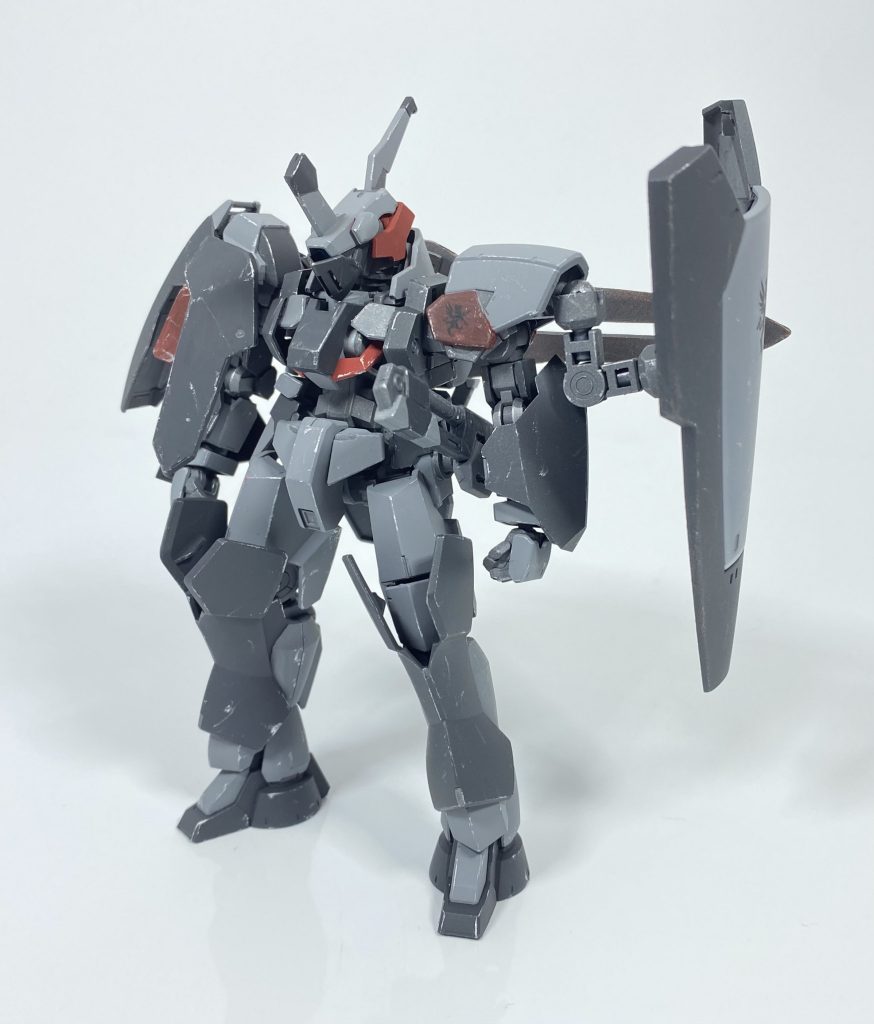 ヴェルディグレイズ、完成しましたー！Twitterの企画としてさとレンさんが主催をされていた、グレイズ祭参加作品になります。 グレイズ祭のレギュレーションとして、鉄血の世界観から大きく乖離することのない作品というものがありましたので、今回は本編終了後の鉄血世界における傭兵団が運用する機体というイメージで製作しています😌最後まで楽しんでいただければ幸いです^^