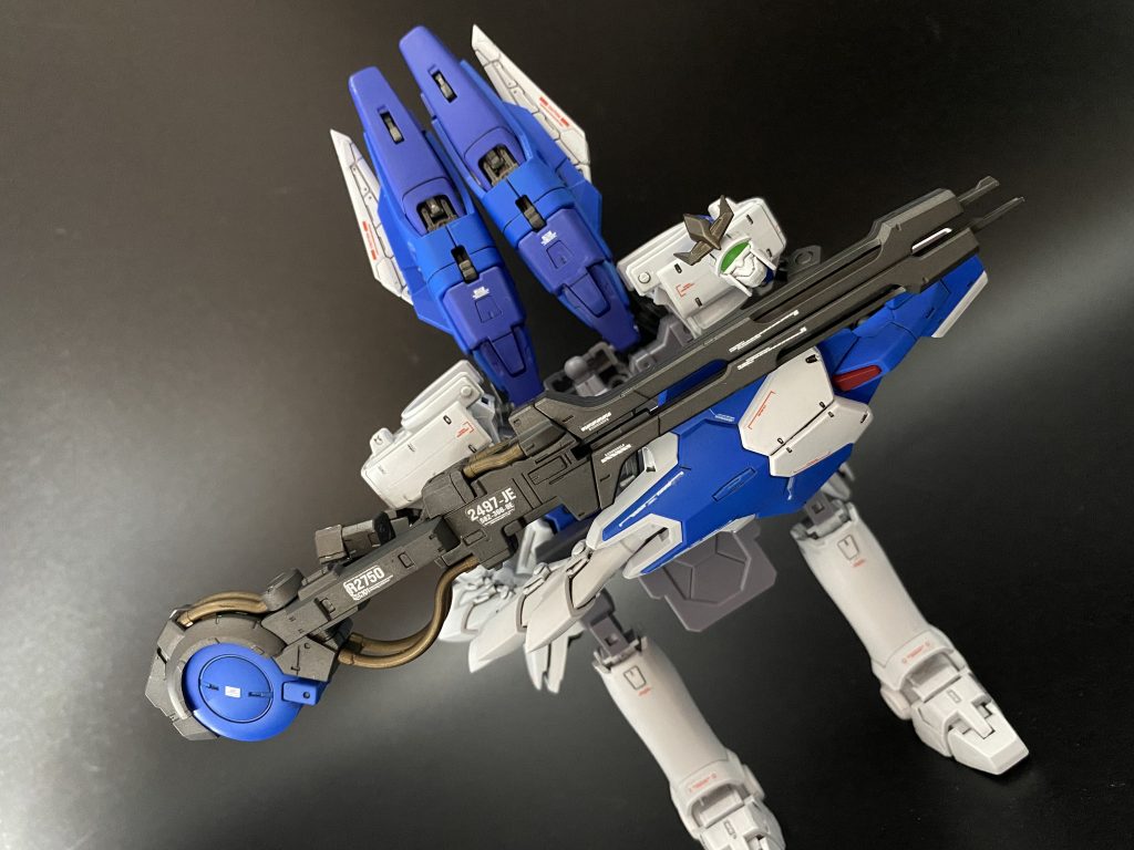 続いて、トールギスユニットⅢですRGトールギスの肩からのアームが優秀でビッグガンを正面に持ってきて飾れます!トールギスの顔は、ゼクスの仮面を意識して仮面っぽく置くだけにしました。