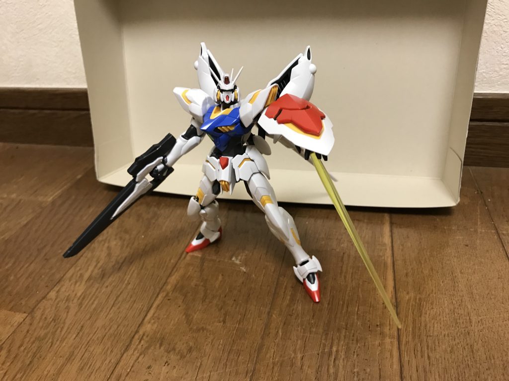 武装ビームバルカン/ビームサーベル従来のヴェイガン製MSと同じく掌に1門ずつ計2門内蔵されている。ハイパーレギルスライフル手持ち式の大型ビームライフル。レギルスシールド左腕に装備した実体式の盾。ビームバスター胸部に1門内蔵されている高出力ビーム砲。連射性は高くは無いが、主武装であるハイパーレギルスライフルの2倍以上の破壊力を秘めており、ビーム自体の放射時間もかなり長く、超高出力かつ長時間の砲撃が可能。レギルスキャノン腰背部に1門装備されている尻尾状のビーム砲。レギルスビット本機最大の特徴といえる無線式の誘導ビーム兵器。必殺技レギルスバスター大量に展開したレギルスビットを一点に収束させ、ハイパーレギルスライフルから超高出力ビームとして放つ。