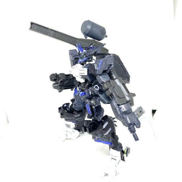 ガンダムアスモデウス(砲撃バックパック装備)